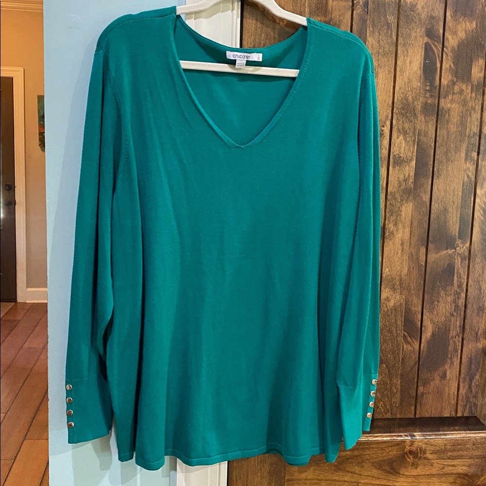 Chico's Green V-Neck Top with Button Accents. XXL. Worn twice.
